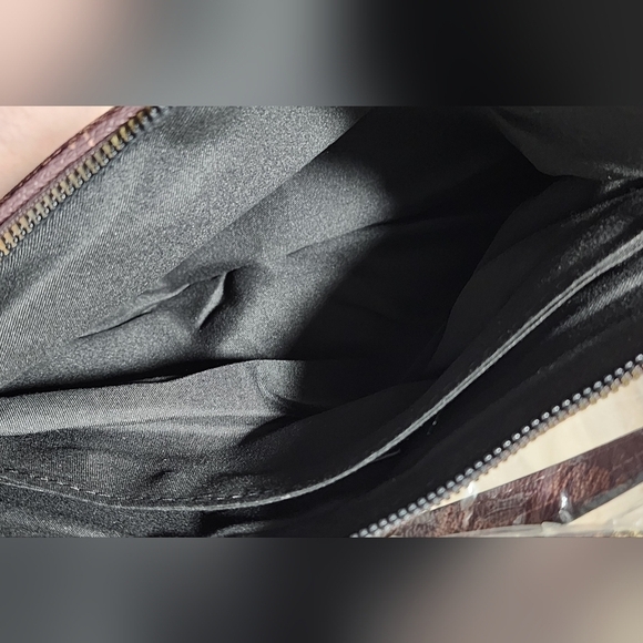 Nicole Miller Crossbody Bag with a Matching Earbud Pouch - New With Tags - Picture 5 of 6